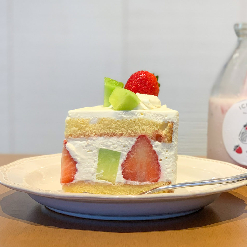 夏いちごとメロンのフルーツショートケーキ 夏いちごのミルクレープ 発売 イチゴスイーツ専門店strawberrycafeいちびこ