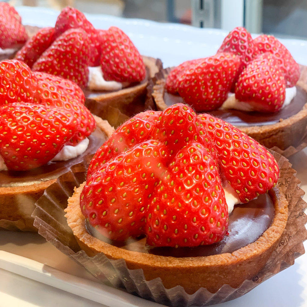 いちご生チョコタルト いちごのショコラショートケーキ 発売 イチゴスイーツ専門店strawberrycafeいちびこ